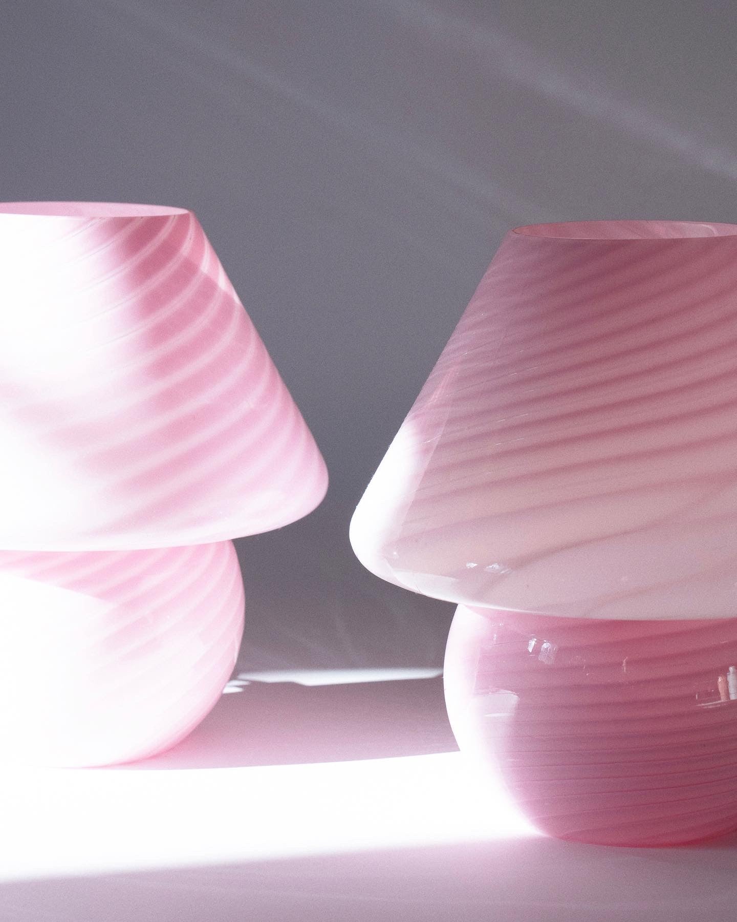 Pair of Vintage Pink Glass Swirl Murano Mushroom Table Lamps, 1970s
